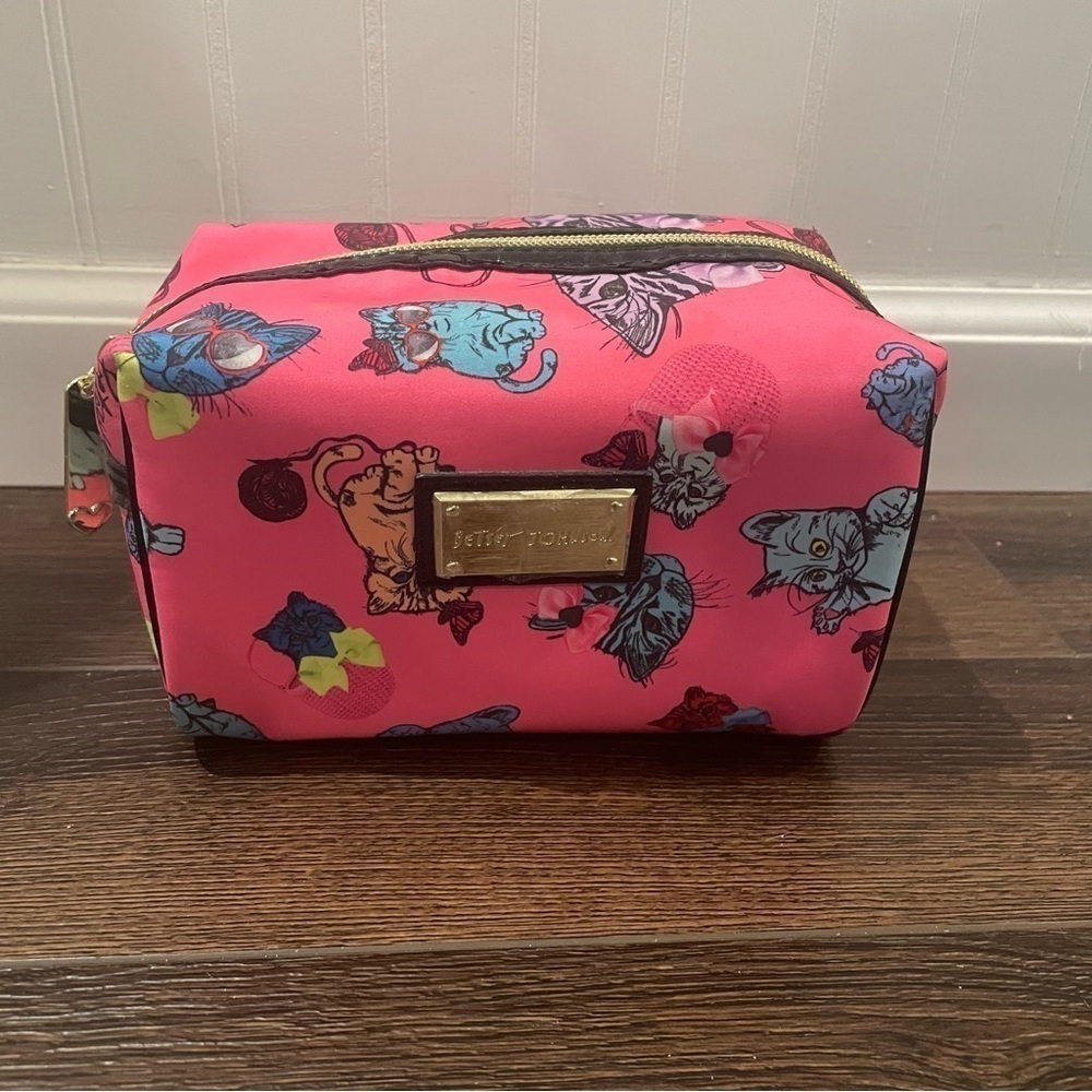 Betsey Johnson Cat Makeup/Cosmetic Bag OS - Picture 1 of 12